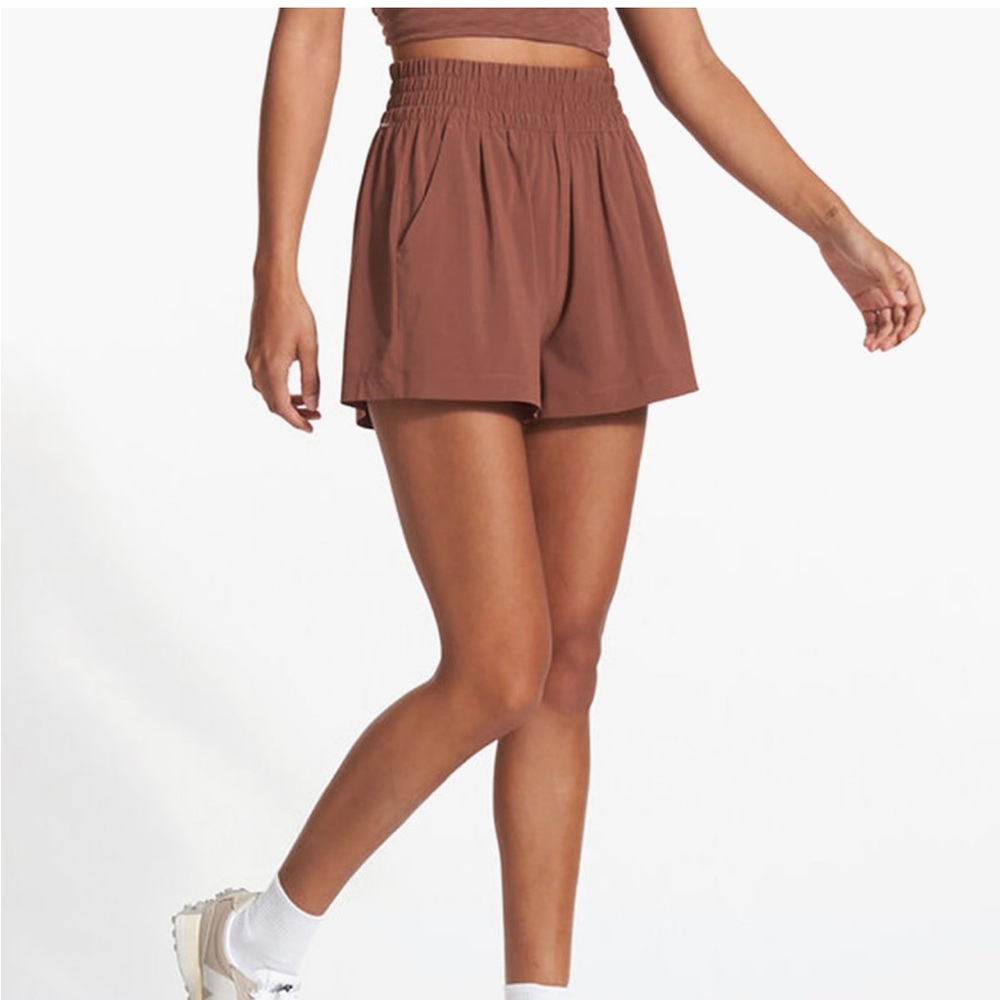 Vuori Women's High Waist Shorts - Brown